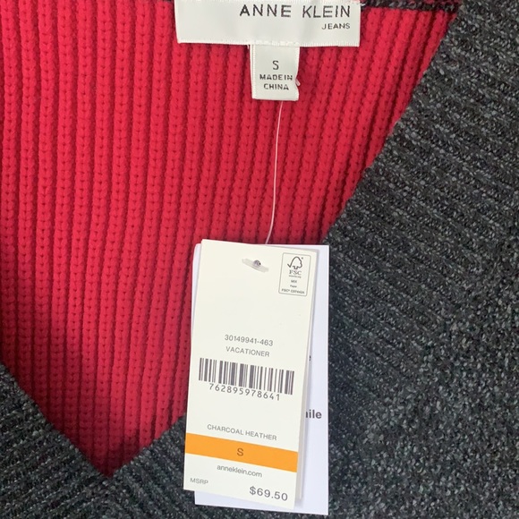 Sweater - Picture 2 of 4